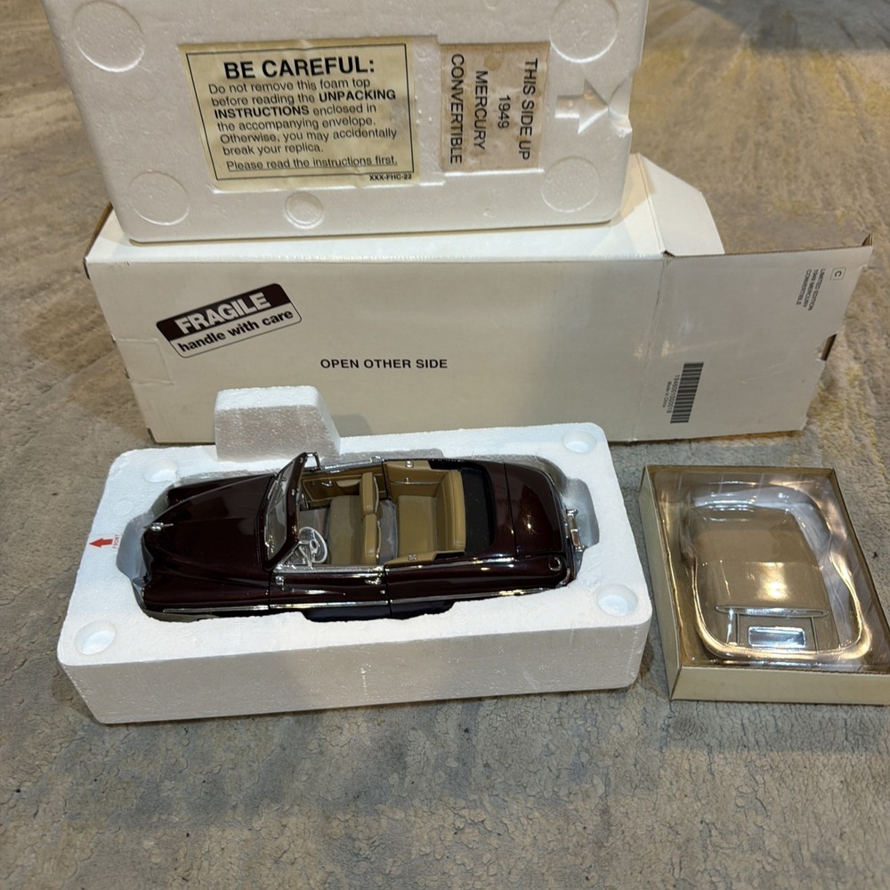 Danbury Mint 1/24 ** Limited Edition 1949 Mercury Convertible with Box As Shown